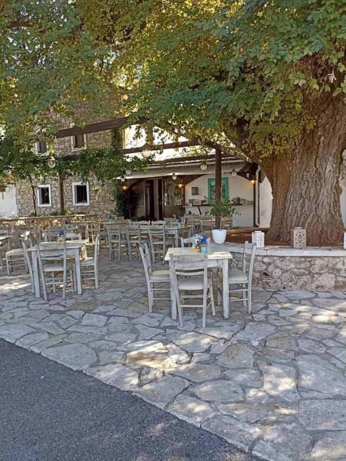 Lovely Studio In Strinilas With Its Own Pool Экстерьер фото